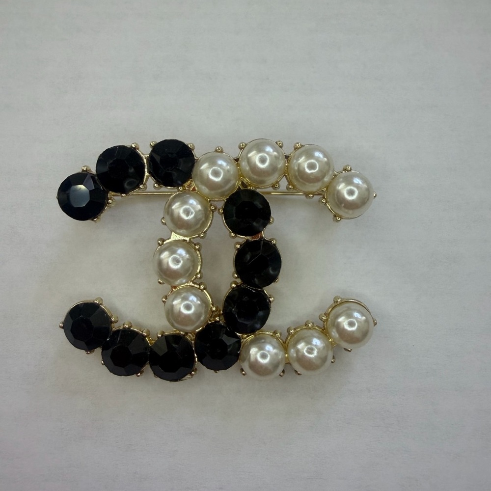 Beautiful Brooch 💎 - Picture 4 of 8
